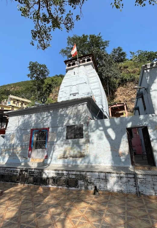 Shri Neelamega Perumal Raghunath ji Temple (Divya Desam)